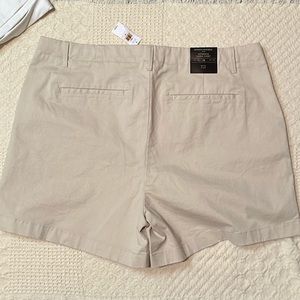 -Khaki Banana Republic shorts. Size 18